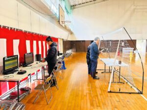 訓練は、実技とシュミレーター双方で実施します