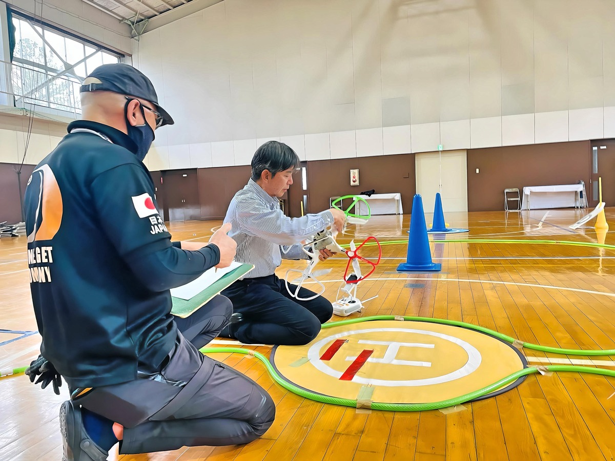 「飛行後点検」8大項目の点検開始