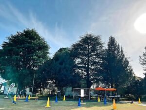 天気は宜しいのですが風速が訓練生を悩まします