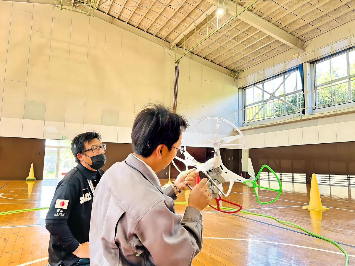 「飛行後点検」8項目に及ぶ箇所を目視緩衝点検