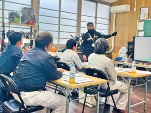 「座学・机上・口述」当スクールは対面座学が基本
