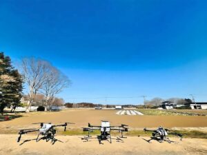空散機3機種。T25 T30 T10 にて展示飛行