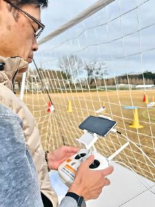 「目視外飛行」モニター飛行です。難操舵ですね