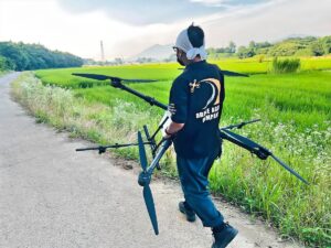 大規模圃場雑草防除。ドローン散布はコスパ適してます