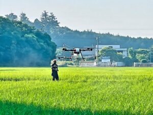 散布手段は2通り。手動散布のセミオート散布