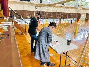 「日常点検記録・飛行後記録」記入。正確に記載