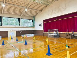 「実技審査」高度1.5mを維持。8の字飛行を2周