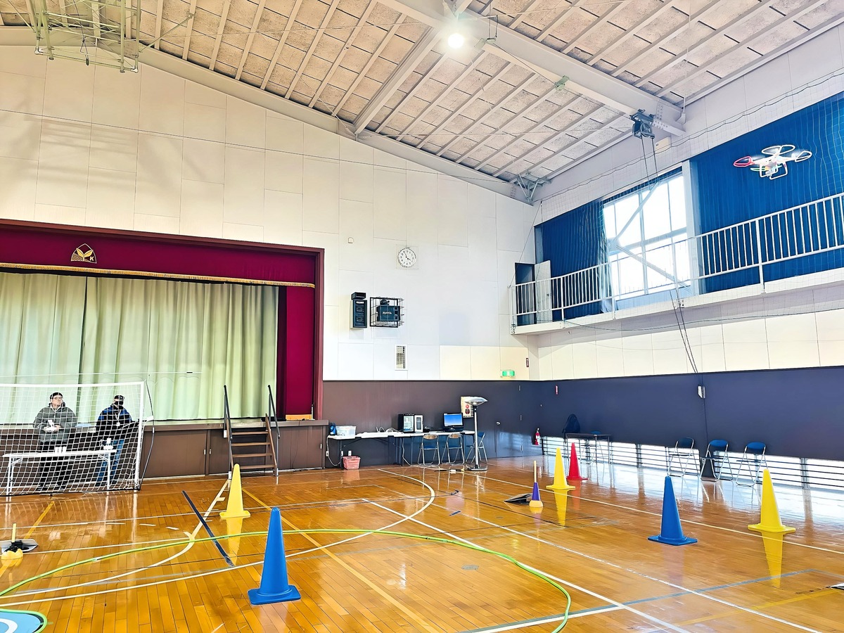 「実技審査」高度3.5mスクエア飛行(四角)