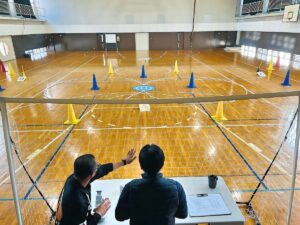 四角からサークル飛行へ。ドローン軌道の特性を学習