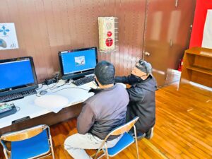 フライトシュミレーターの役割や扱い方など説明中