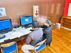 フライトシュミレーターの役割や扱い方など説明中
