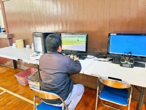 シュミレーターは主に指の動きに対する機体動作確認