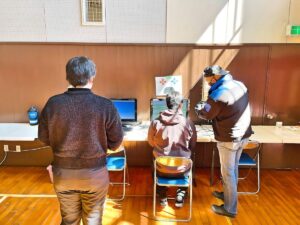 操舵入力の仕方をフライトシュミレーターで指導訓練