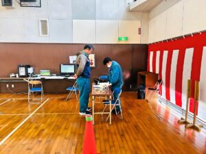 「飛行前点検」「飛行後点検」の訓練中