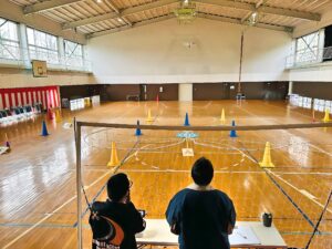対面飛行訓練。対面は操舵が逆になるため難飛行