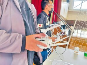 基本であるホバリングから。十時飛行から四角飛行へ