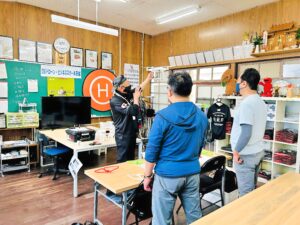 一等初日。飛行前後点検から。屋外内での飛行訓練です