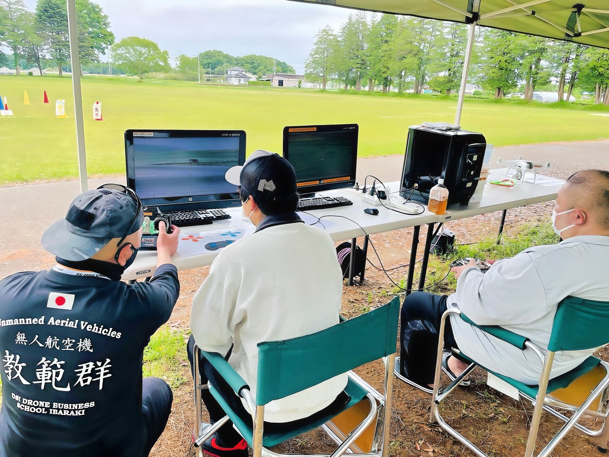 フライトシュミレーターにて操舵入力を学習します