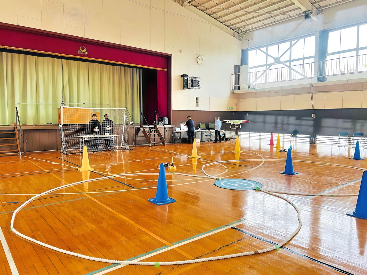 初日は四方向ホバリングと十時飛行から四角飛行へ