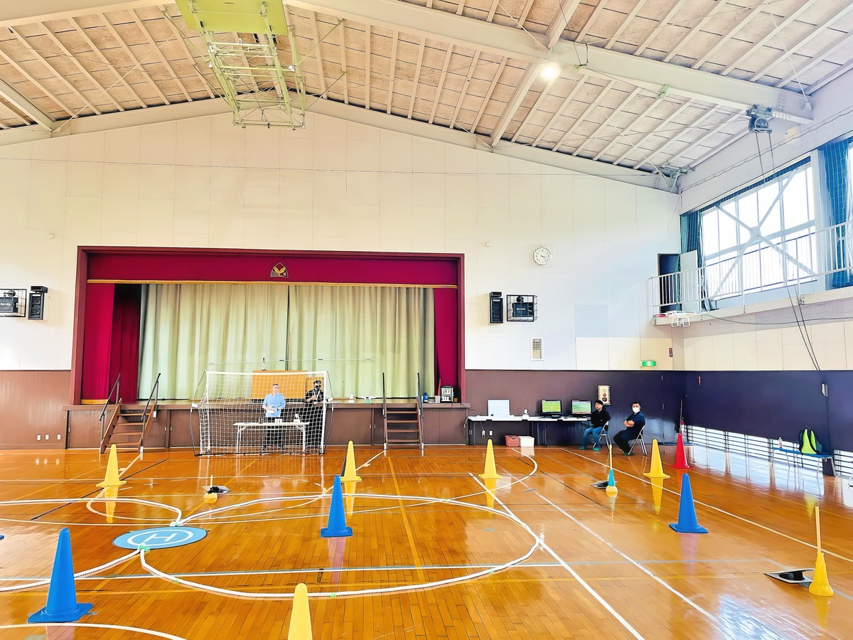 「実技審査」高度3.5mスクエア飛行(四角)