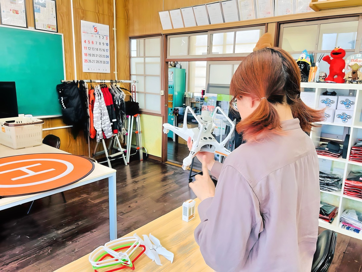 「ドローンを知る」飛ぶ仕組や外観からシステムets