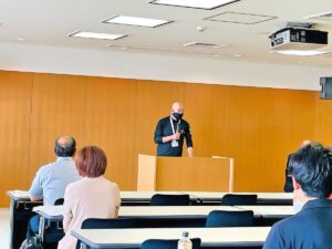 会長挨拶と総会議長を務めさせていただきました
