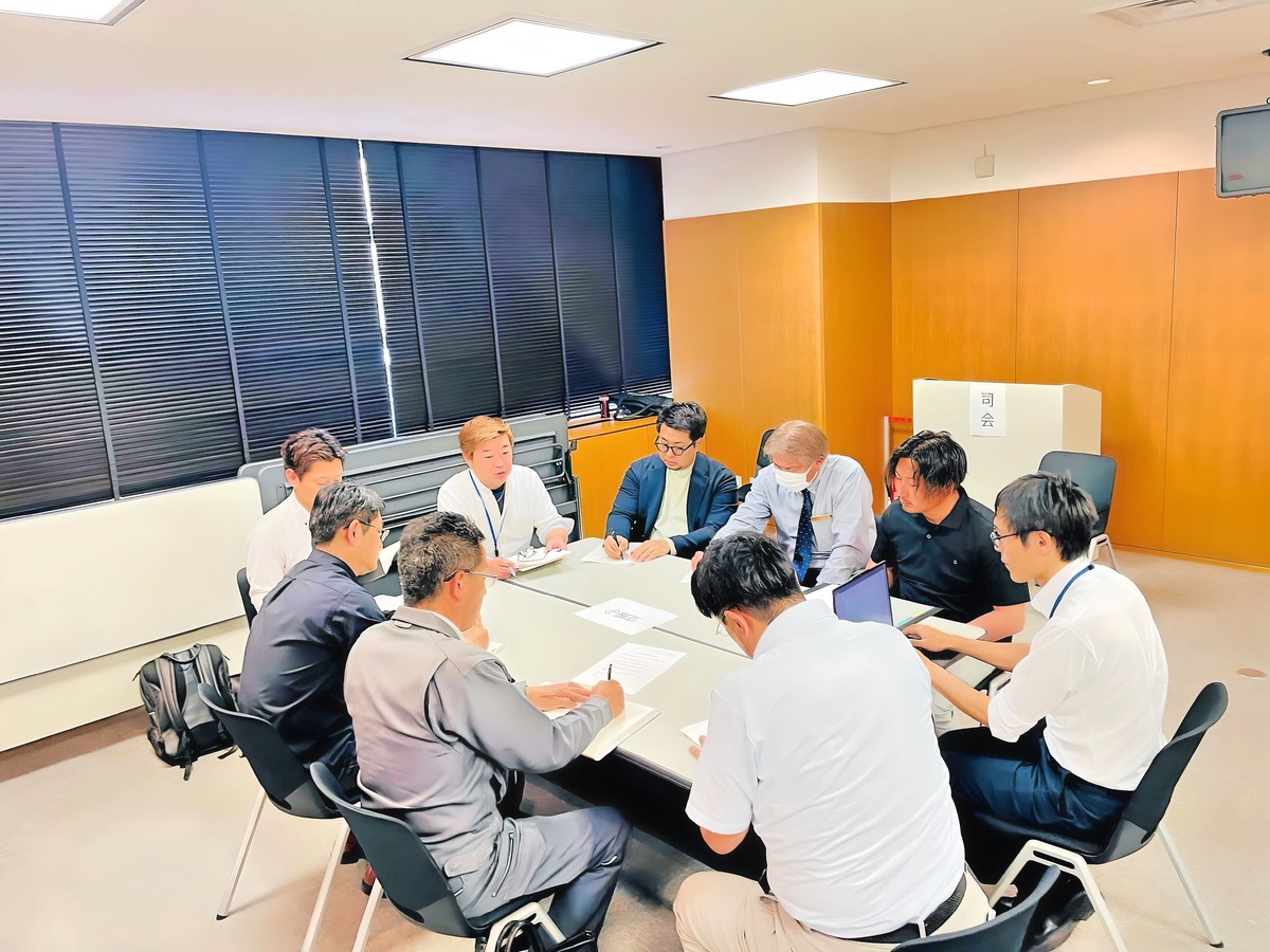 こちらは産業班。産業は多岐にわたるため課題も問題も色々