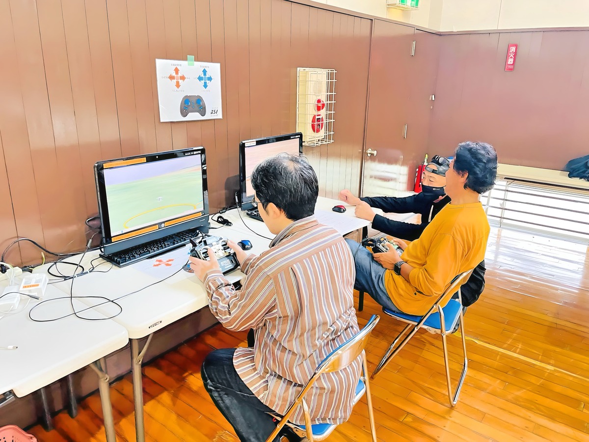 操舵入力の角度はとても繊細です。とにかく慣れます