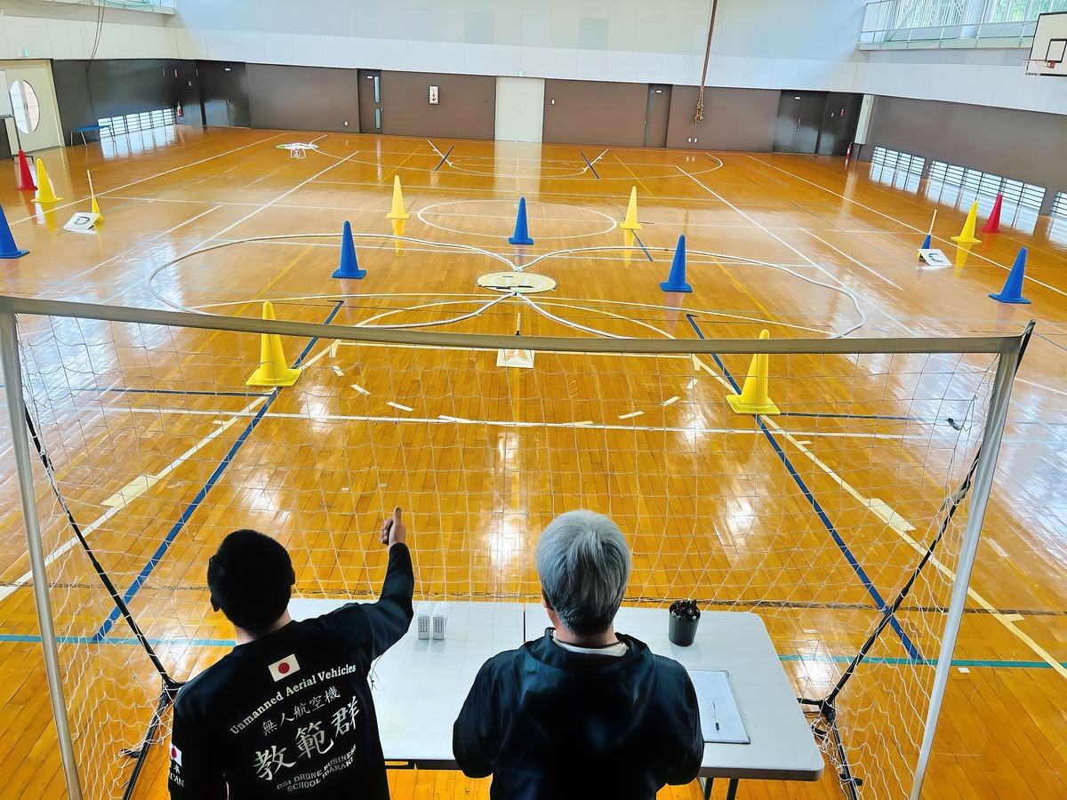 上から見るととても飛行軌道がわかります。ズレを調整