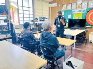 飛行前ブリーフィング。各自課題を明確にし安全飛行の共有