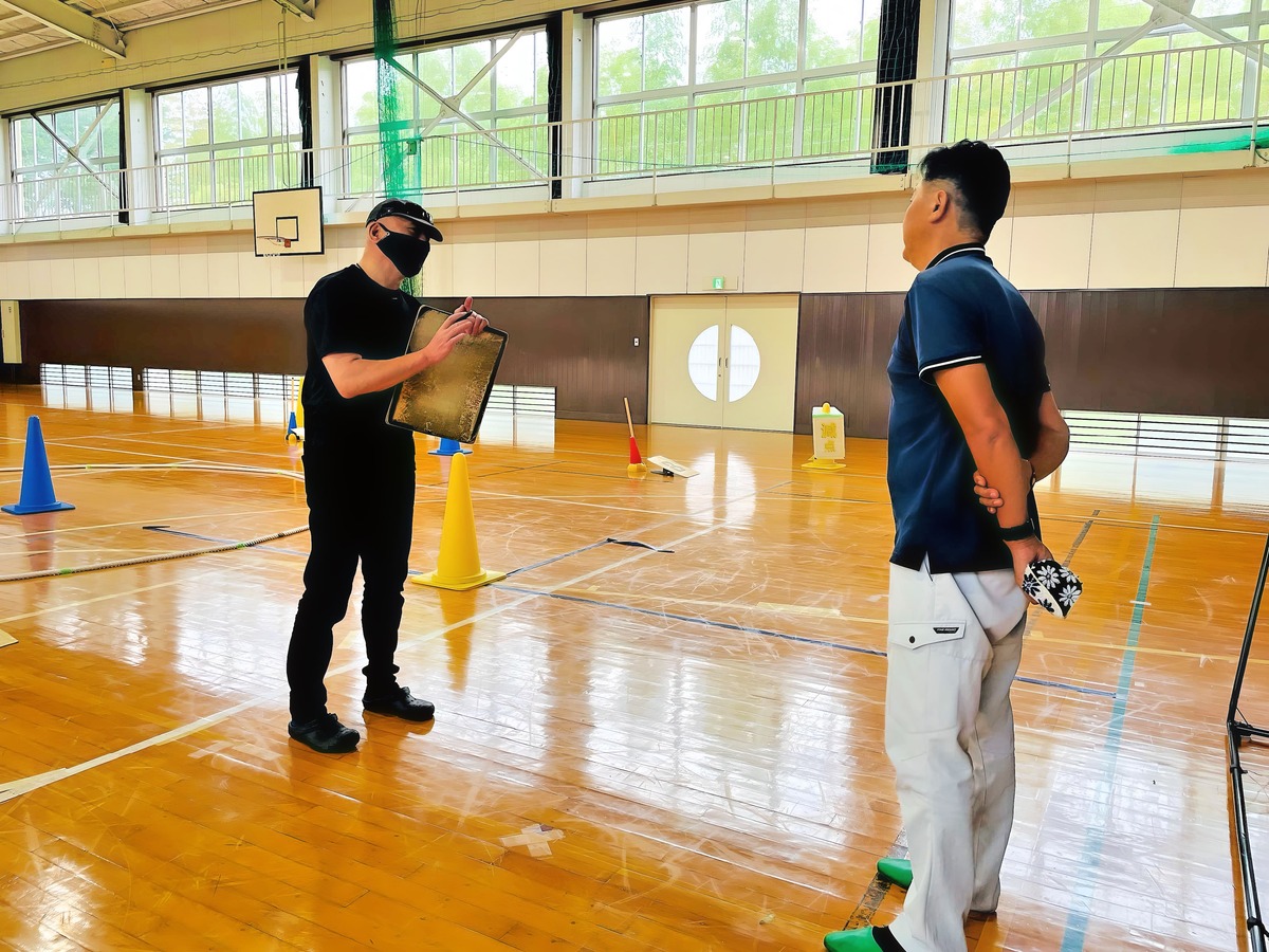 「講評」「合否判定」総体的な総評した後合否通告