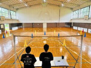 「スクエア飛行（四角飛行）」直進力をテストします