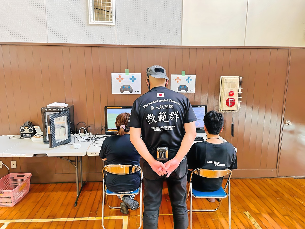操舵の精度を高めるにはフライトシュミレーターが最適
