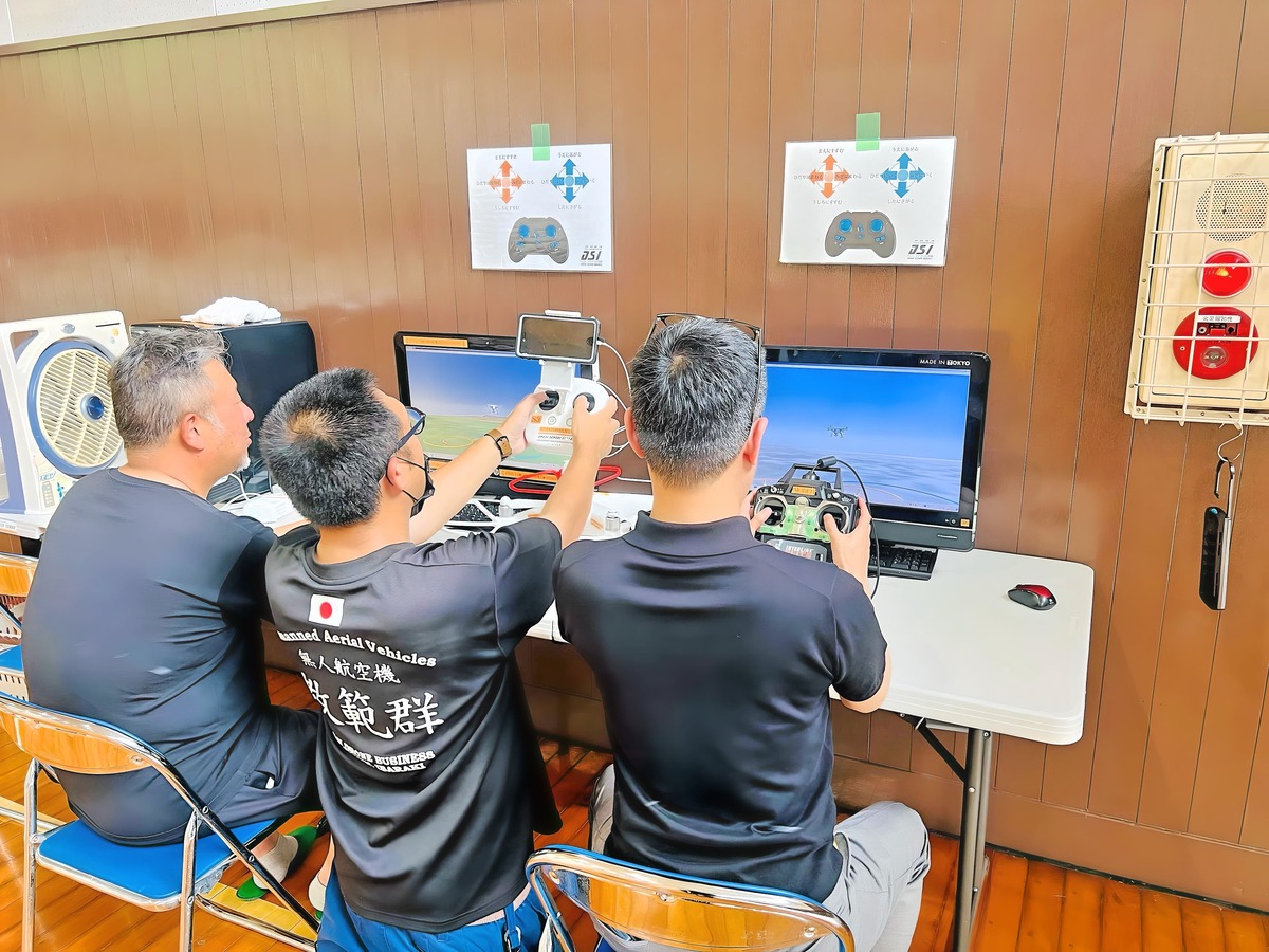 シュミレーターで操舵方法を学習。基本から説明