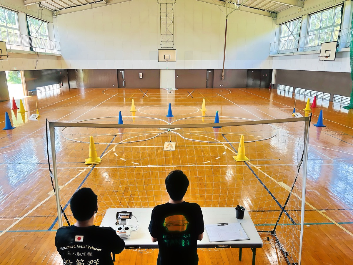 こちらも単独飛行。上達速度が速いさすが若手