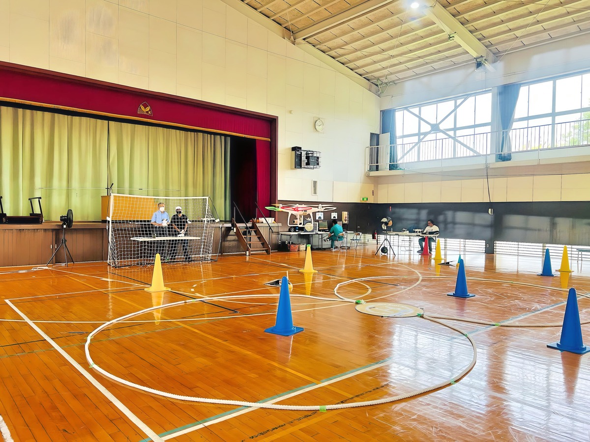 難操舵である8の字飛行の重複飛行。軌道維持が難しい