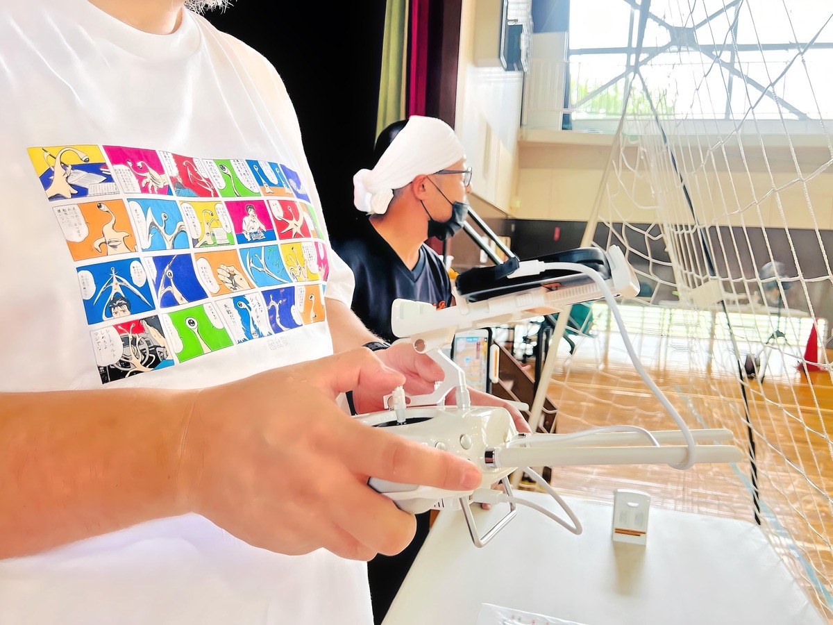 シュミレーターの後は基本飛行へ。まずはホバリングから
