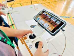 プロポの持ち方も教えた通りです。理想的な構えです