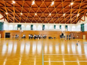 2コート授業ですが、生徒の数に合わせた設営が必要