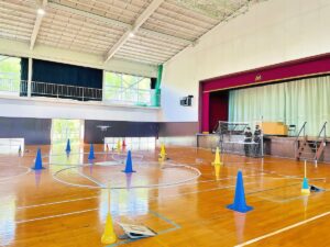 「飛行前点検」高度1.5m四操舵及びカメラ起動確認