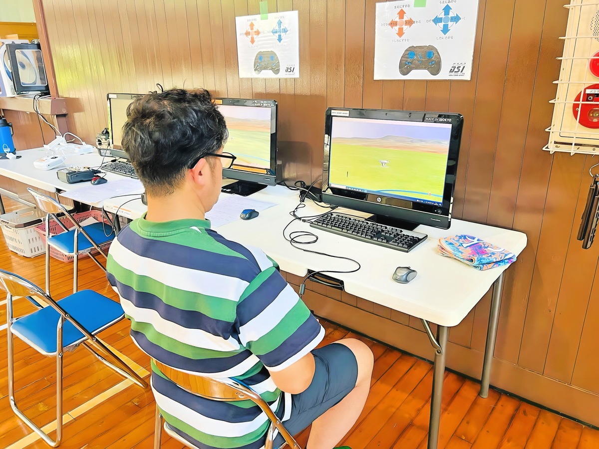 フライトシュミレーターでスティック入力感度を学習