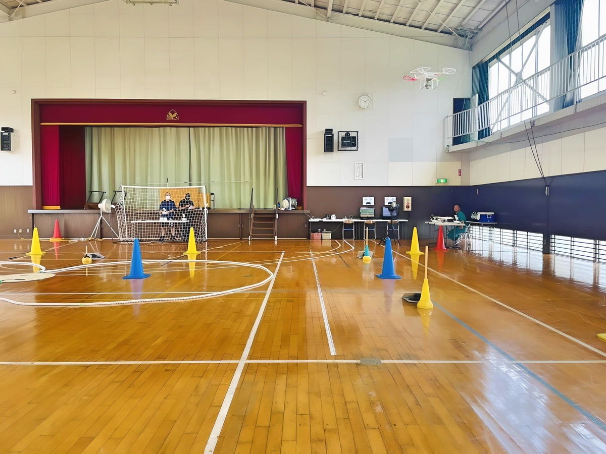 「実技審査」高度3.5mスクエア飛行（四角）