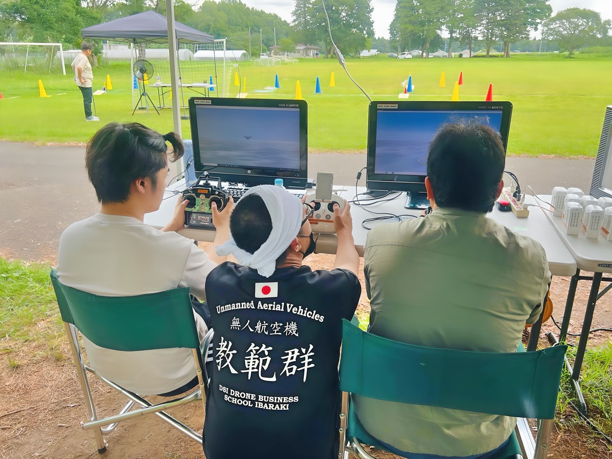 操舵手法はフライトシュミレーターで習得します