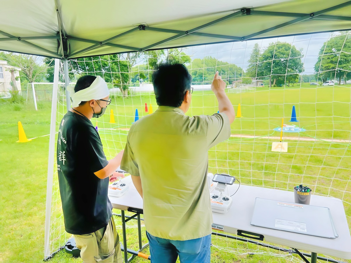 離陸前の6方向目視確認。周囲安全を確保します