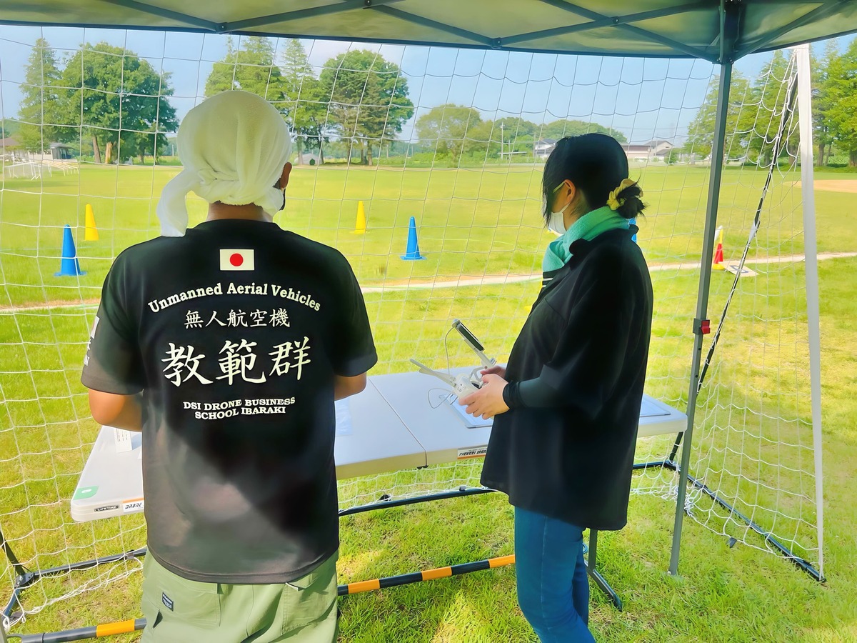 Kさんは側面飛行を集中飛行。回転超過(入力し過ぎ)