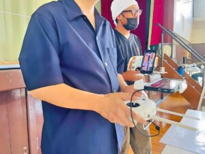 基本であるホバリングは四方向。慣れて来て十時飛行