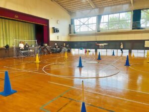 8の字飛行。簡単そうで難操舵です。皆苦戦します