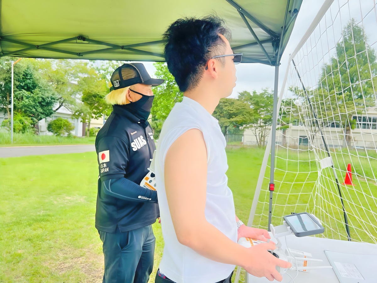 修検前するSさん。ホバリングに動作に苦戦中です