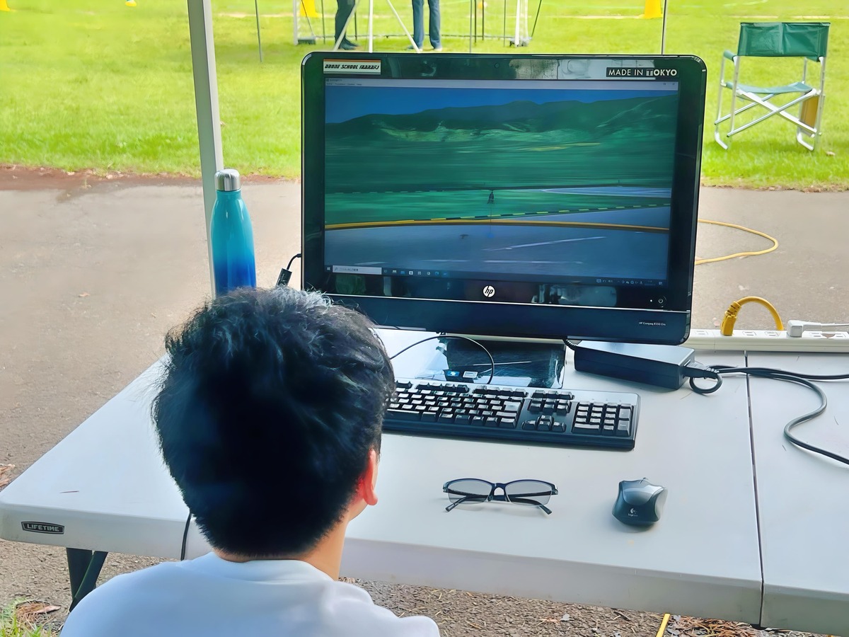 ホバリング強化はシュミレーターに尽きます。四方向