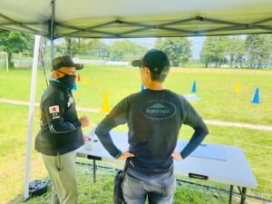 いよいよドローン離陸。教官から留意事項の説明から